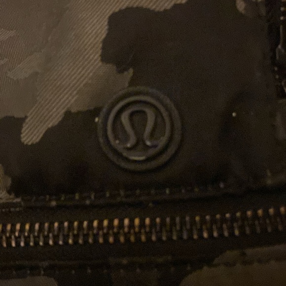 Lululemon city adventure backpack 17L - Picture 6 of 16